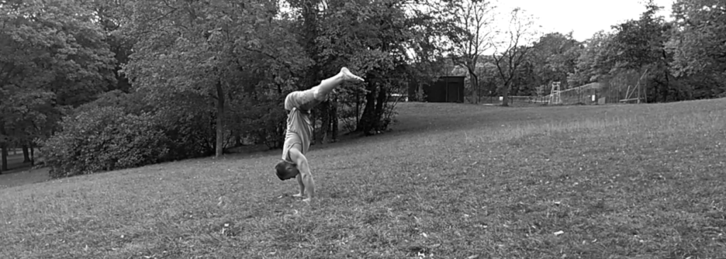 Slackline Handstand Kontakt – Slackline-Seilaufbauten-Balance